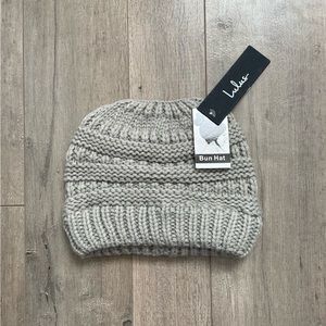Super Cute Lulus Grey Knit Bun Hat NWT